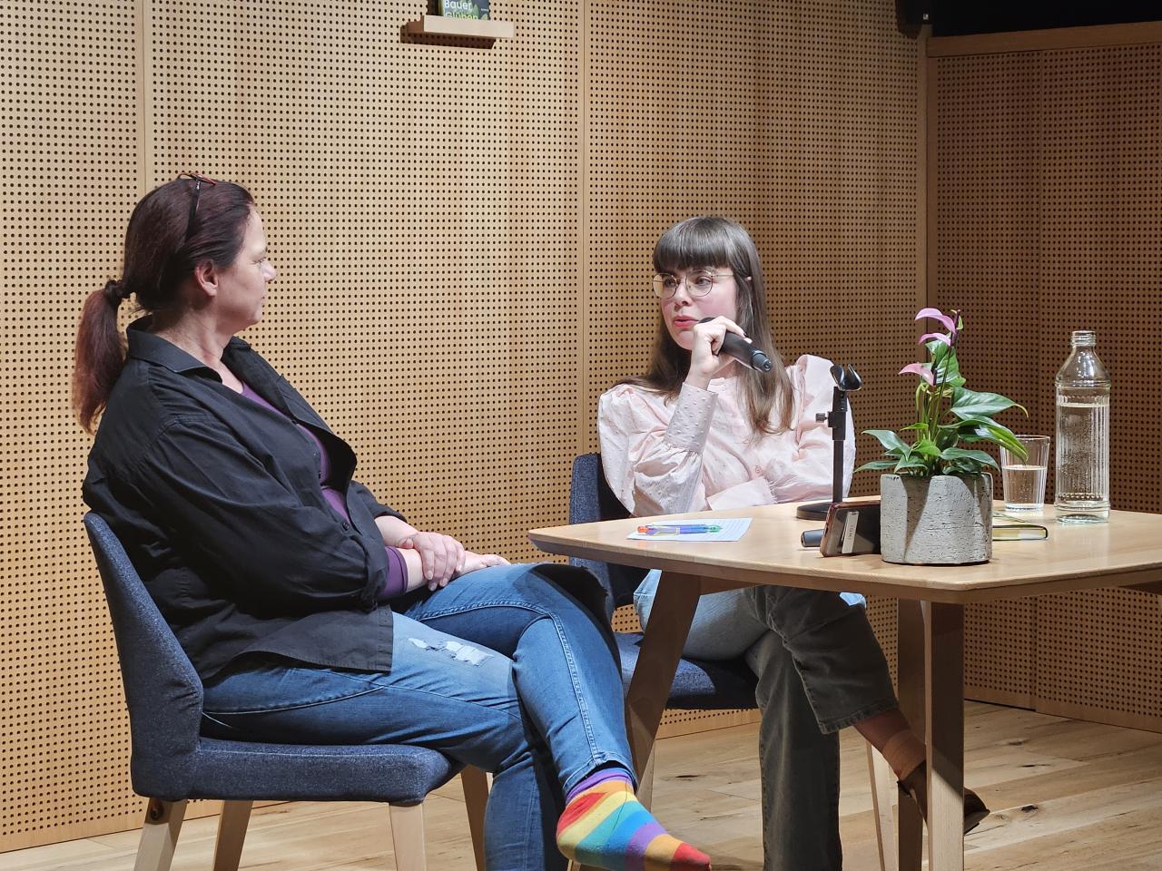 Theodora Bauer in der Bücherei & Spielothek Telfs