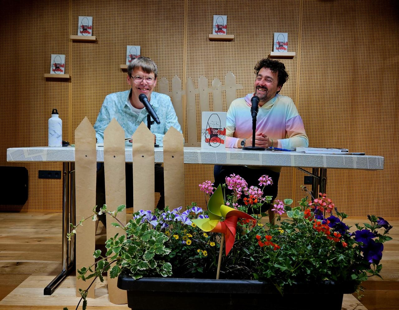 Markus Köhle und Martin Fritz in der Bücherei & Spielothek