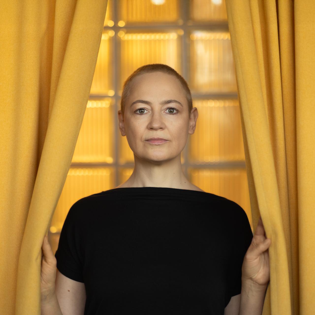 Petra Piuk liest in der Bücherei & Spielothek Telfs