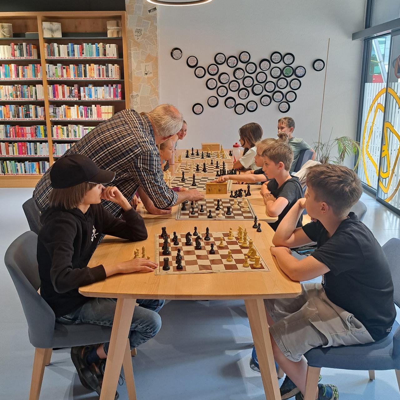 Schach in der Bücherei & Spielothek