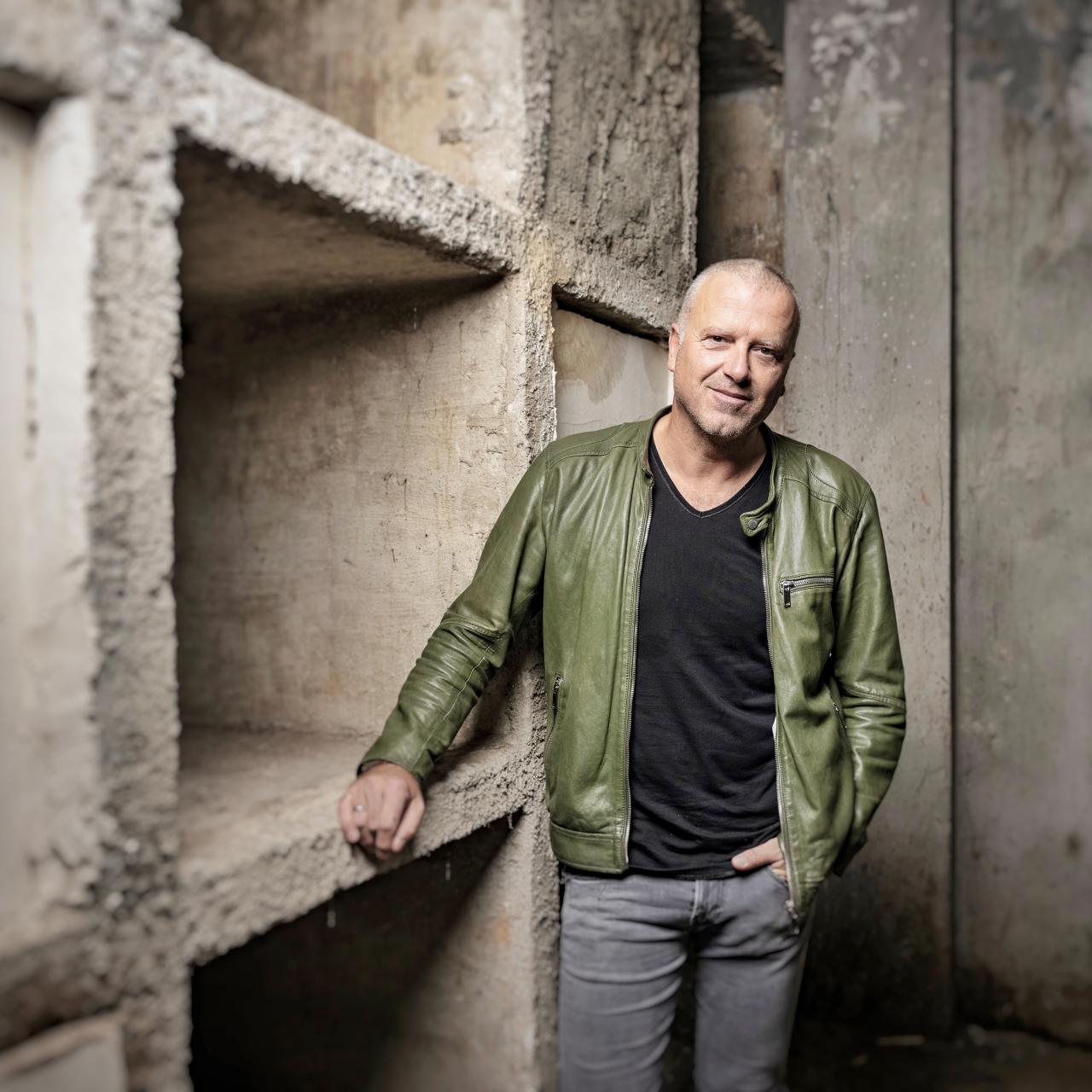 Bernhard Aichner in der Bücherei & Spielothek